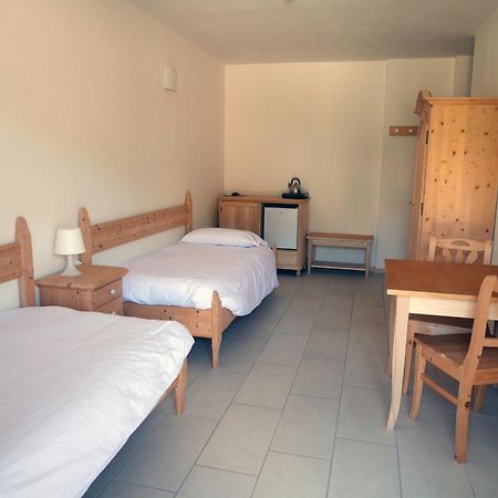 Hotel Elbele Garni Folgaria Habitación foto