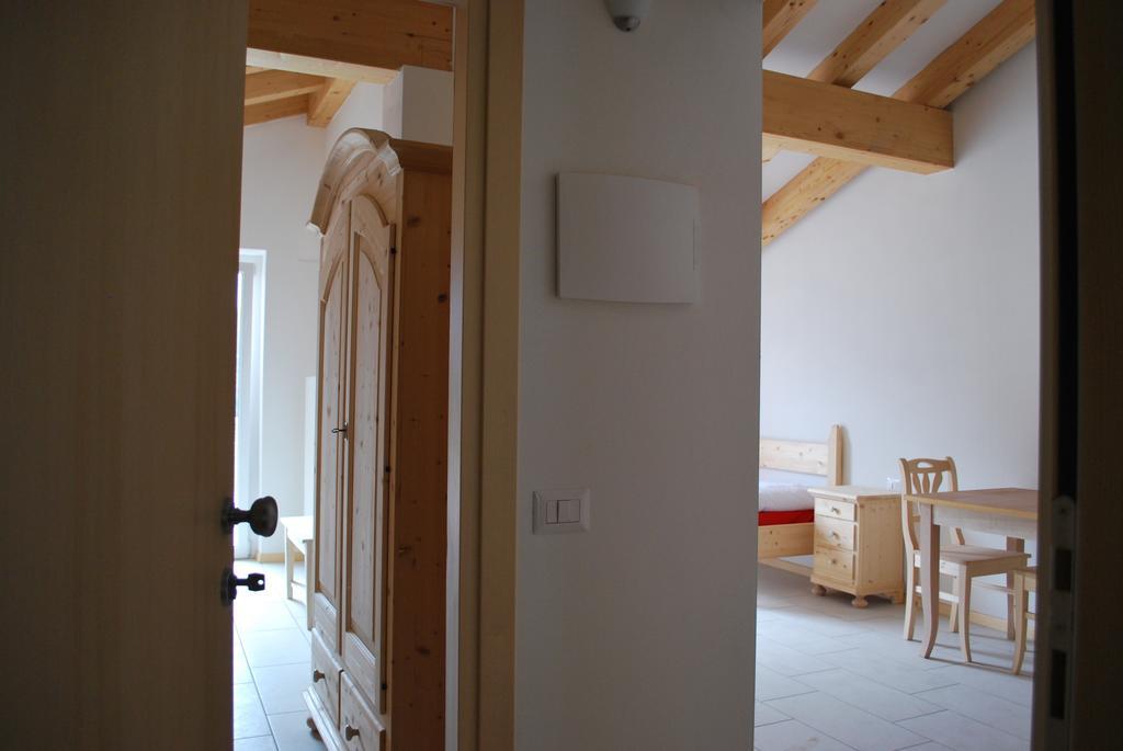 Hotel Elbele Garni Folgaria Habitación foto