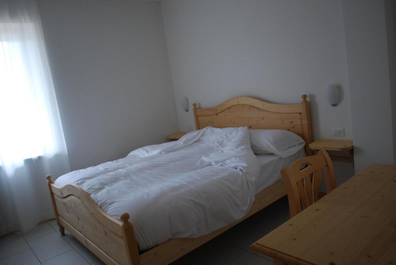Hotel Elbele Garni Folgaria Habitación foto