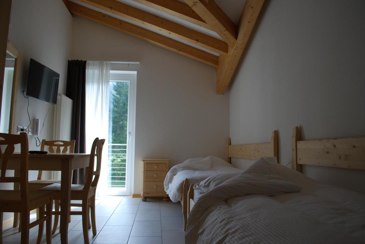 Hotel Elbele Garni Folgaria Habitación foto